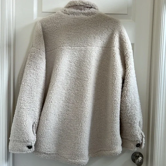 Thread and Supply Sherpa jacket, Size Medium - Picture 4 of 5
